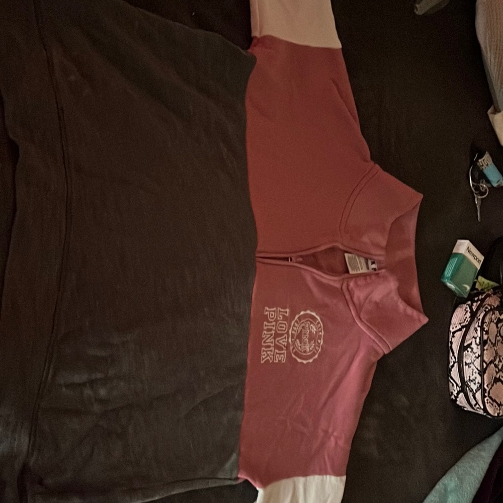A pink brand large sweater colors ( pink, grey, white sleeves